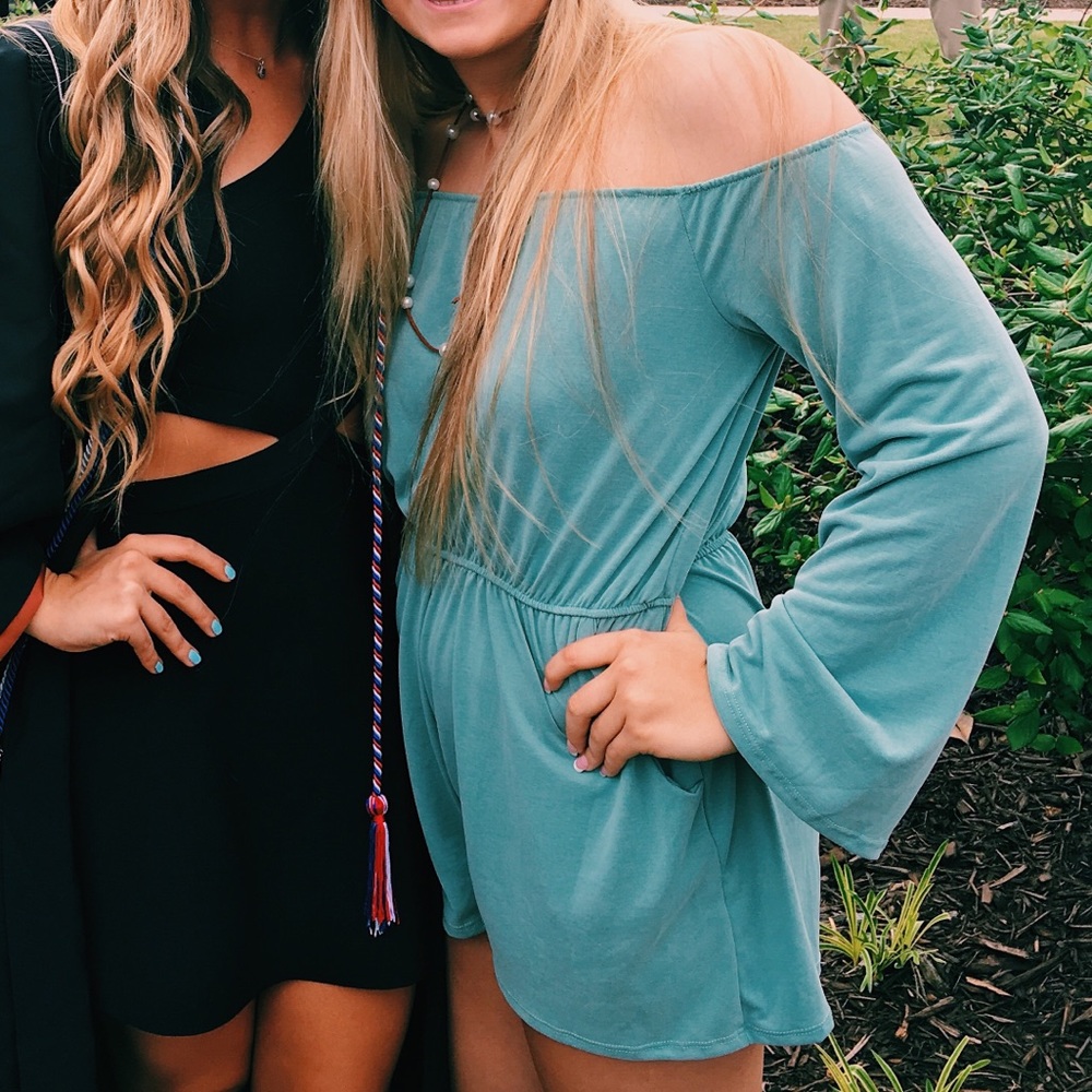 Off the Shoulder romper - Picture 5 of 5